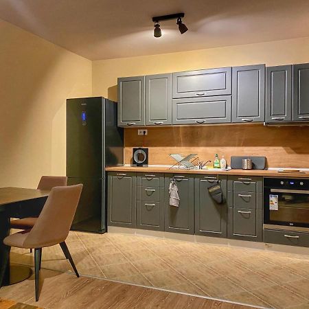 Stylish Urban Apart New 2021 Close To The Beach Varna Ngoại thất bức ảnh